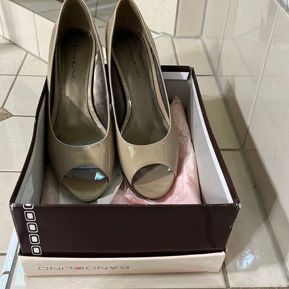 Dress shoes